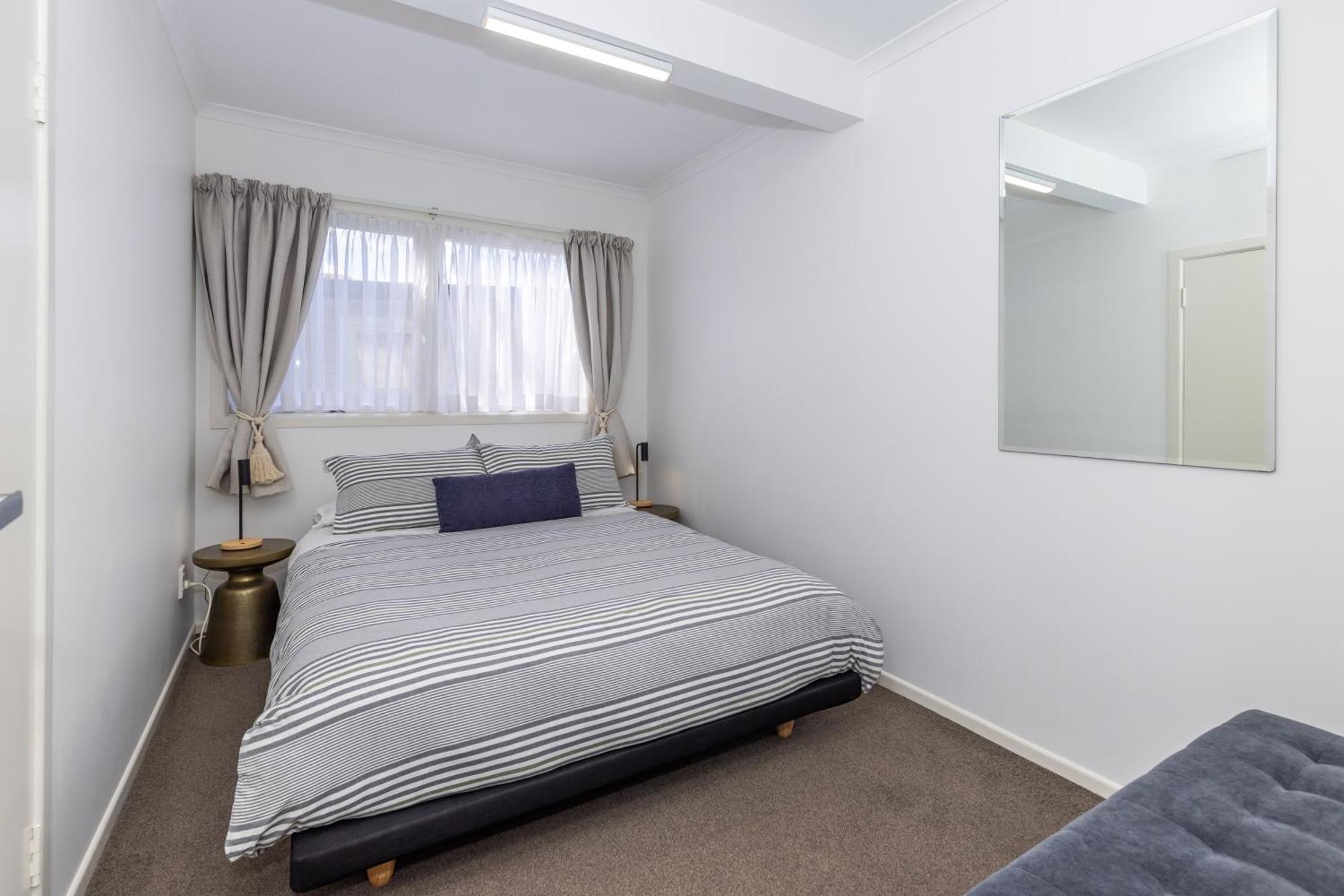 2 Bedroom Home Away From Home Near Cbd & Private Parking Хамилтън Екстериор снимка