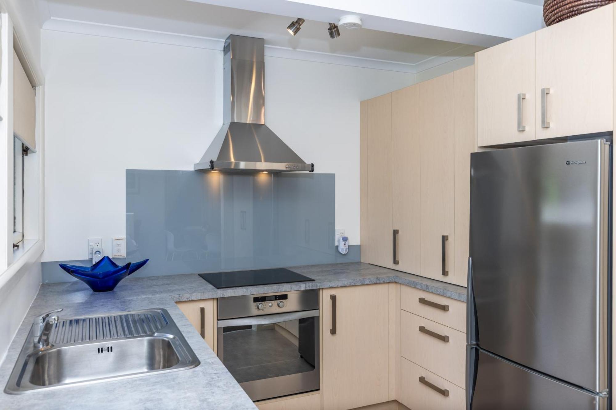 2 Bedroom Home Away From Home Near Cbd & Private Parking Хамилтън Екстериор снимка